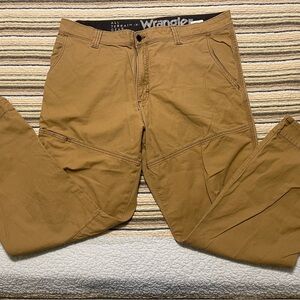 Wrangler All Terrain Gear Men's Tan Cargo Pants - size 38Wx30L